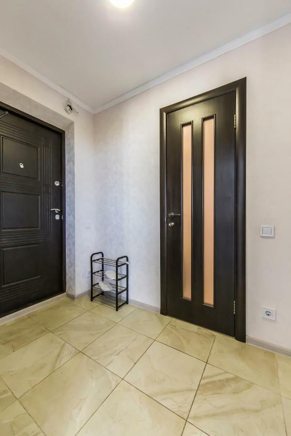 Super View, Luxury Apartment Near Chernihiv Metro. كييف المظهر الخارجي الصورة