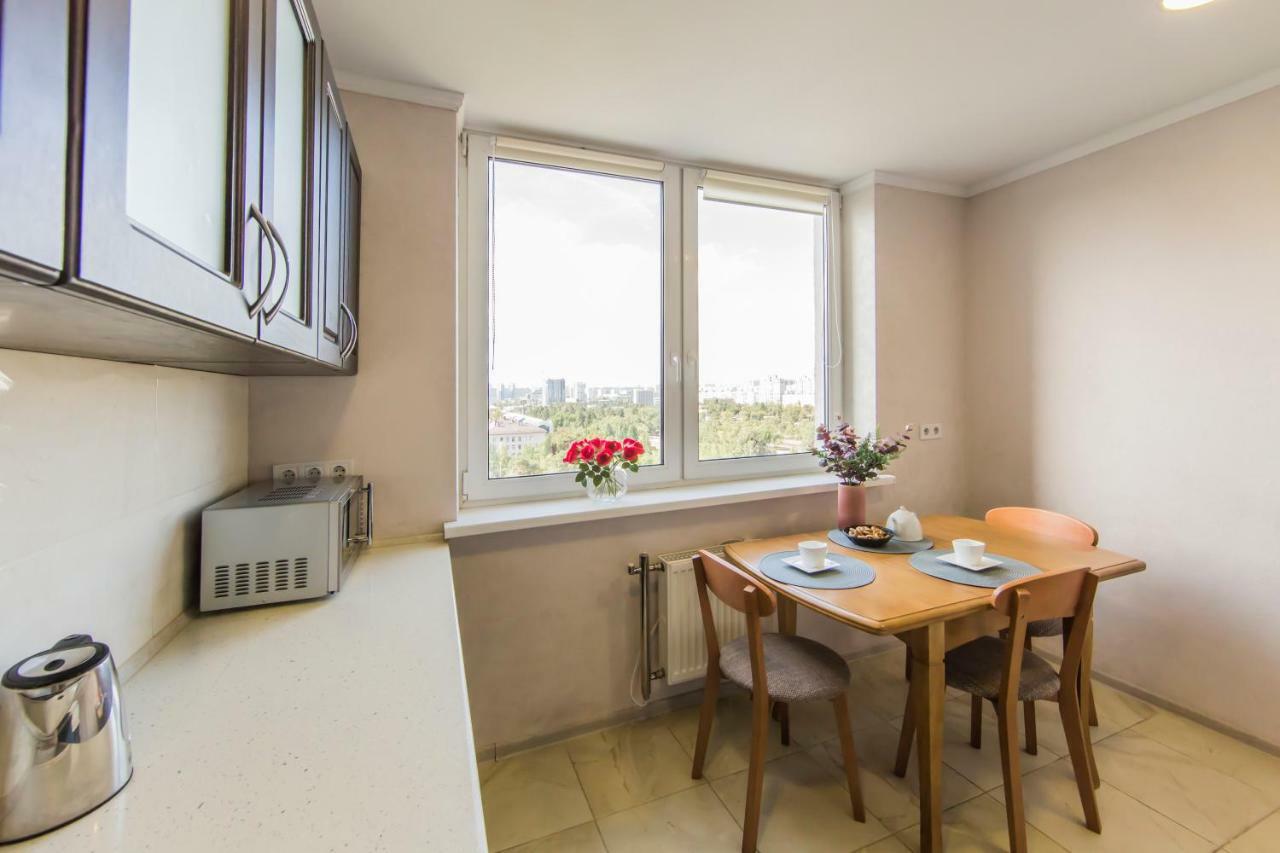 Super View, Luxury Apartment Near Chernihiv Metro. كييف المظهر الخارجي الصورة